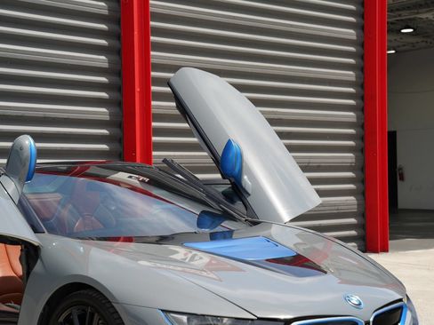Used 2019 BMW i8 Roadster AWD/4WD image 6