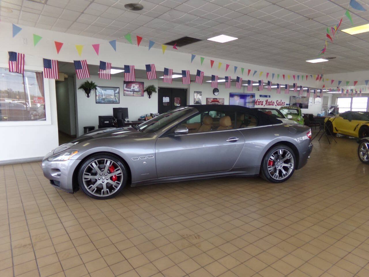 Used 2015 Maserati GranTurismo Convertible RWD image 1
