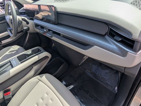 Used 2026 Kia EV9 Wind image 20