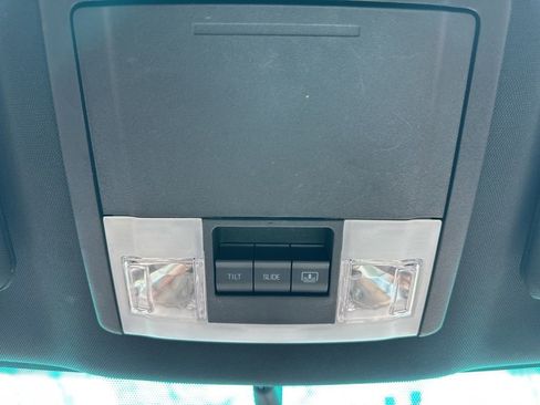 Used 2017 Ford Explorer XLT w/ Equipment Group 202A FWD image 45