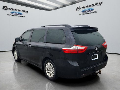 Used 2015 Toyota Sienna XLE w/ XLE Navigation Package image 9