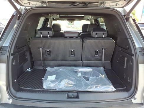 New 2026 Chevrolet Traverse Z71 AWD/4WD image 12