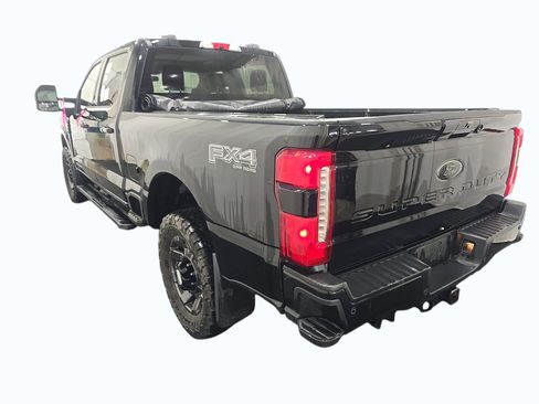 Used 2025 Ford F250 Lariat w/ Black Appearance Package AWD/4WD image 5