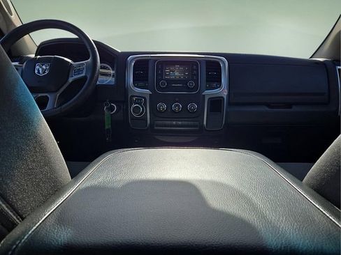 Used 2022 RAM 1500 Classic SLT image 17