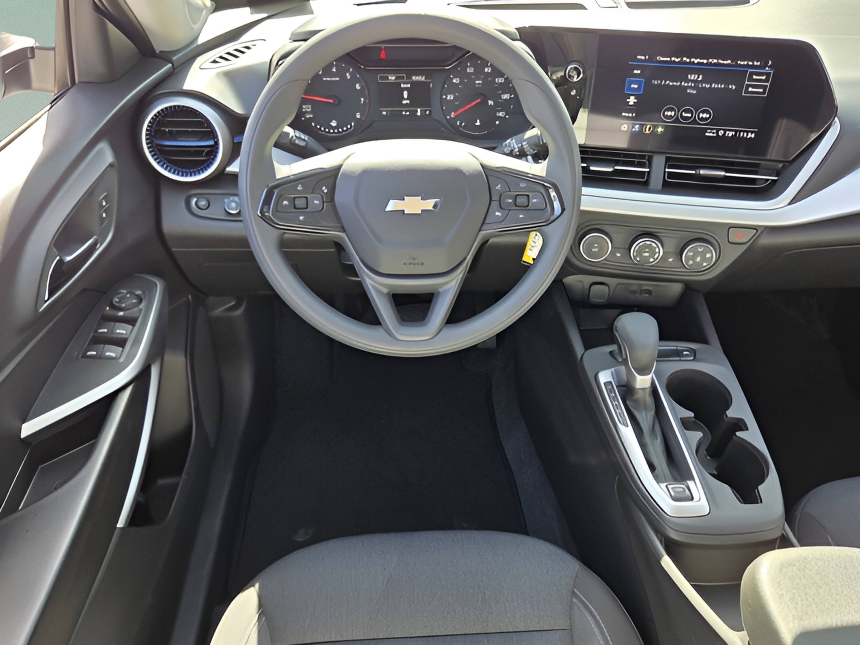 New 2026 Chevrolet Trax LS w/ LS Convenience Package FWD image 12