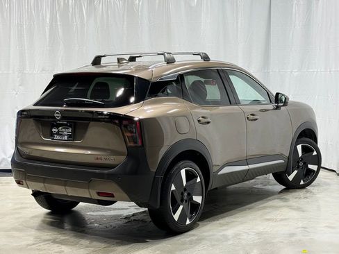 Certified 2025 Nissan Kicks SR image 6