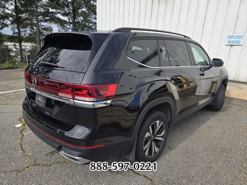 Used 2024 Volkswagen Atlas SE FWD image 8