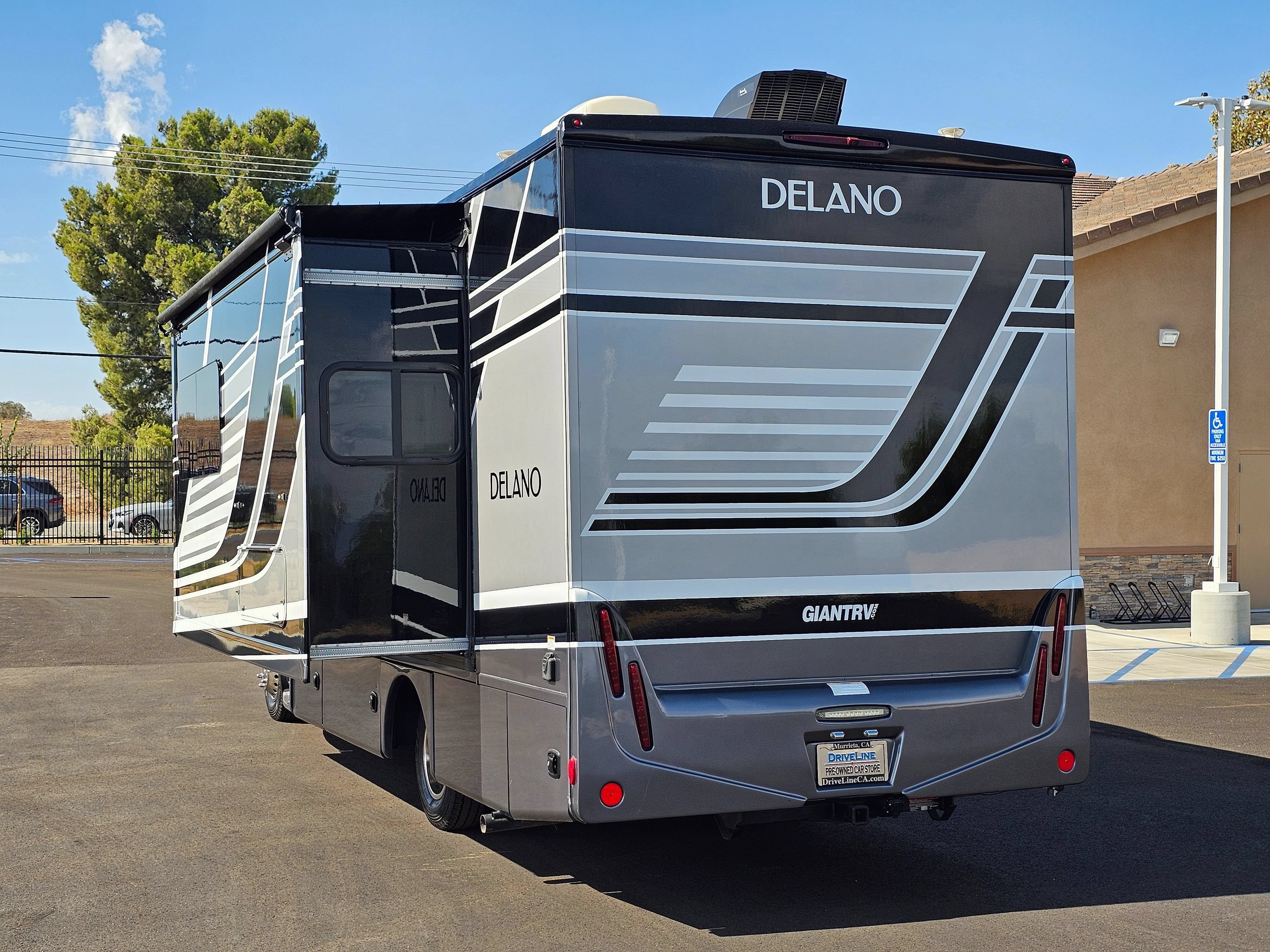 Used 2022 Mercedes-Benz Sprinter 3500 w/ Acoustic Package image 7