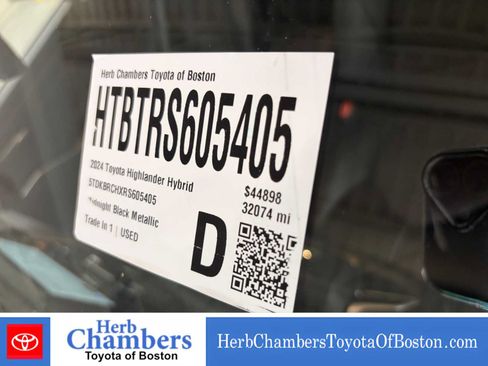 Used 2024 Toyota Highlander XLE AWD/4WD image 13