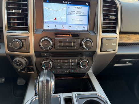Used 2018 Ford F150 Lariat image 18