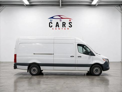 Used 2022 Mercedes-Benz Sprinter 2500 image 1
