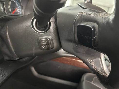 Used 2020 GMC Yukon XL SLT AWD/4WD image 22