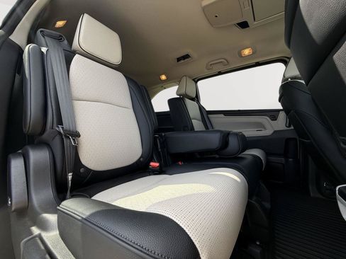 Used 2026 Honda Odyssey Elite image 24