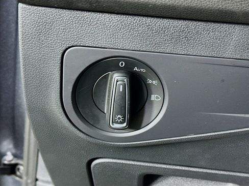 Used 2024 Volkswagen Tiguan Wolfsburg Edition image 17