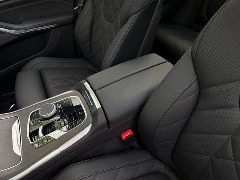 Used 2024 BMW X5 xDrive40i w/ M Sport Package image 12