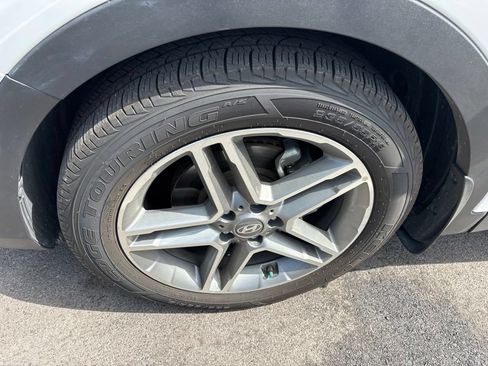 Used 2018 Hyundai Santa Fe AWD w/ Cargo Package image 17