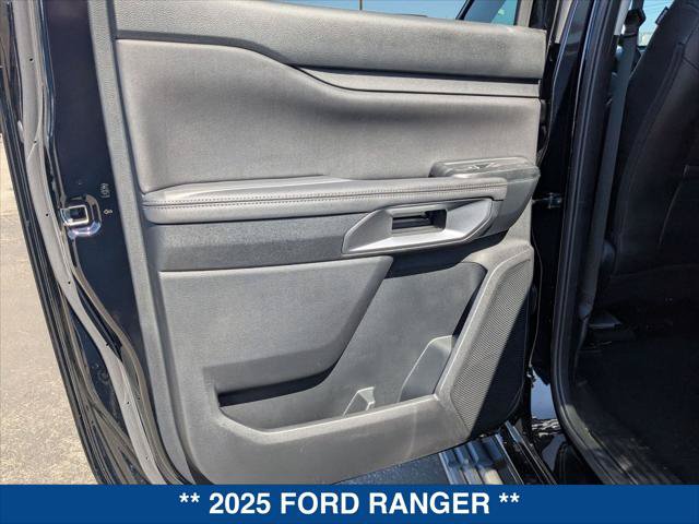 New 2025 Ford Ranger Lariat w/ Chrome Accent Package RWD image 17