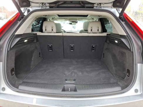 Certified 2023 Cadillac XT4 Luxury w/ Cold Weather Package image 24