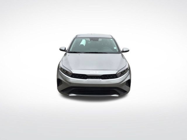Used 2024 Kia Forte LXS w/ LXS Technology Package FWD image 8