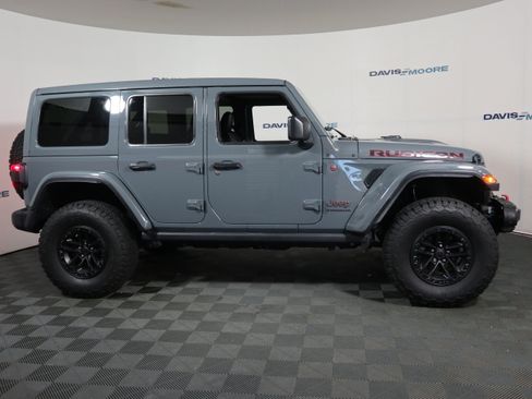 Used 2024 Jeep Wrangler Unlimited Rubicon AWD/4WD image 4