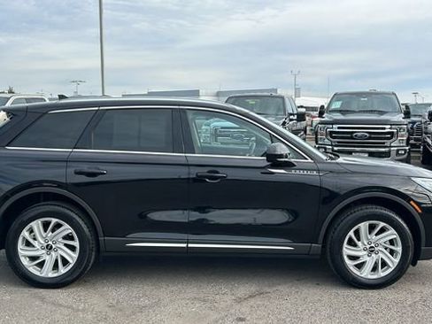 Used 2022 Lincoln Corsair FWD image 2