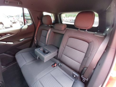 Used 2025 Chevrolet Equinox LT w/ Safety and Technology Package FWD image 13