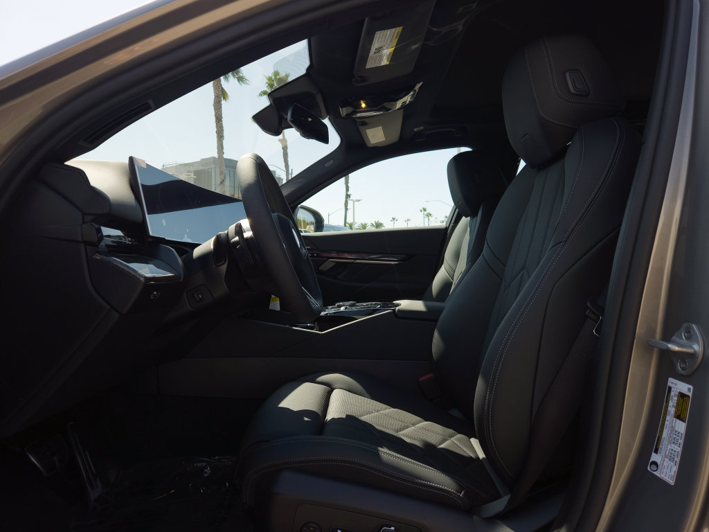 New 2027 BMW 530i w/ M Sport Package RWD image 7