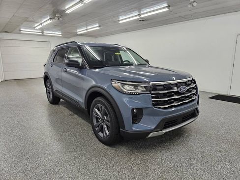 New 2026 Ford Explorer Active w/ Active Comfort Package AWD/4WD image 3