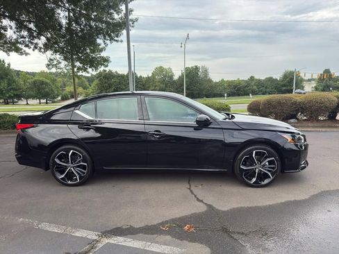 New 2025 Nissan Altima 2.5 SR image 8