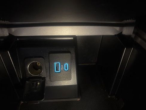 Used 2020 Ford Explorer Limited image 24