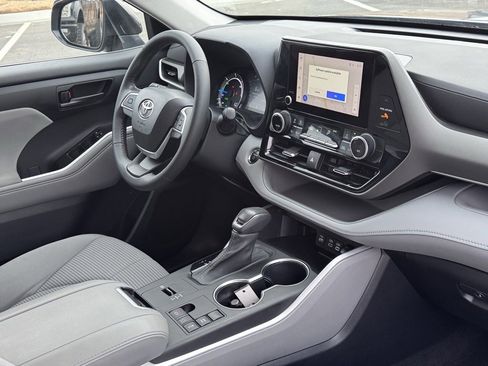 Used 2023 Toyota Highlander LE image 10