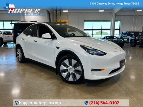 Used 2023 Tesla Model Y Long Range AWD/4WD image 1