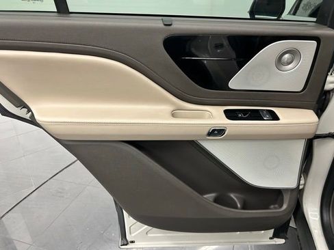 Used 2020 Lincoln Aviator Reserve w/ Equipment Group 202A image 21