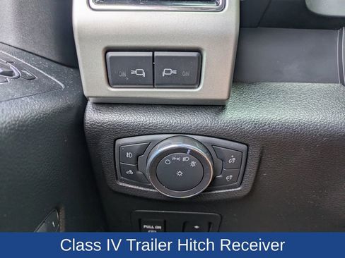 Used 2018 Ford F150 Lariat w/ Equipment Group 502A Luxury AWD/4WD image 32