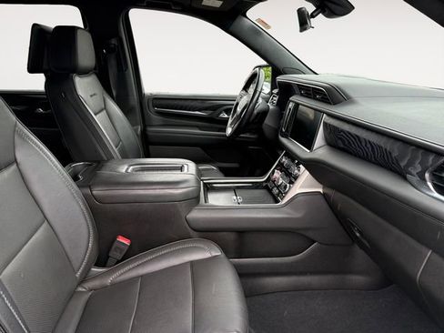 Used 2021 GMC Yukon Denali w/ Denali Premium Package AWD/4WD image 14
