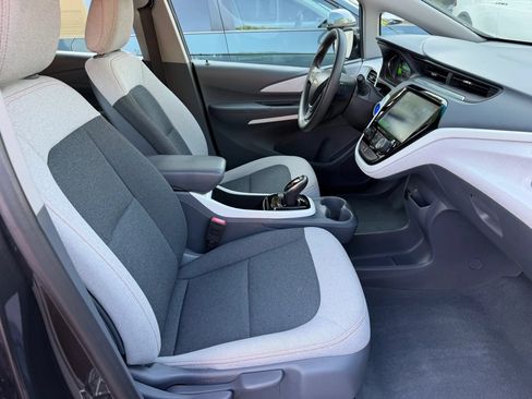 Used 2018 Chevrolet Bolt LT FWD image 24