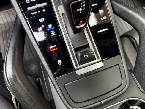Used 2019 Porsche Cayenne image 24