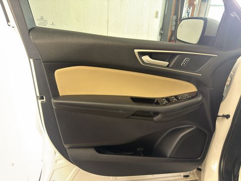 Used 2019 Ford Edge SEL w/ Equipment Group 201A AWD/4WD image 14