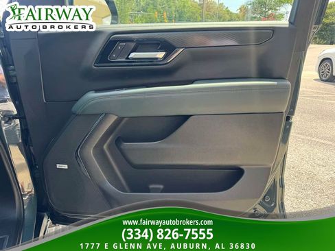 Used 2026 GMC Yukon AT4 w/ AT4 Premium Plus Package AWD/4WD image 33