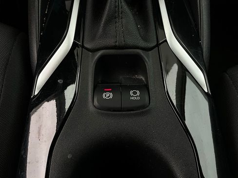 Used 2022 Toyota Corolla LE image 18