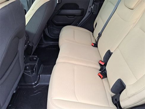 Used 2021 Jeep Wrangler Unlimited Sahara image 15