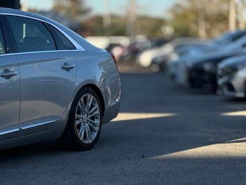 Used 2018 Cadillac XTS Luxury image 2