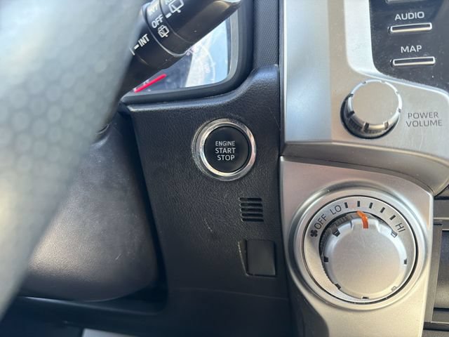 Used 2022 Toyota 4Runner SR5 AWD/4WD image 17