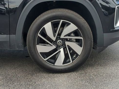 Used 2025 Volkswagen Atlas SE AWD/4WD image 11