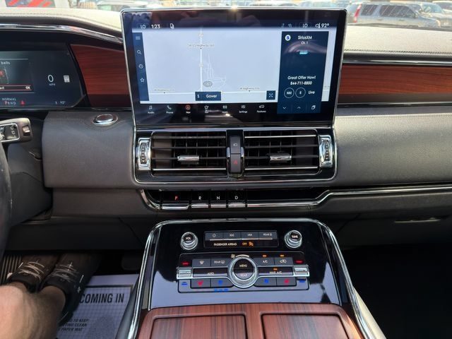 Used 2022 Lincoln Navigator Reserve AWD/4WD image 27