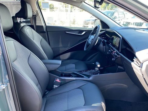 New 2026 Kia Niro EX image 25