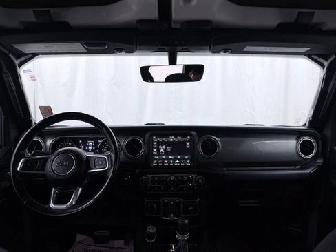 Used 2022 Jeep Gladiator Overland w/ LED Lighting Group AWD/4WD image 31