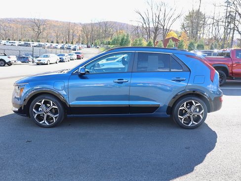 Used 2024 Kia Niro SX Touring image 4