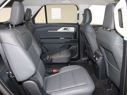 New 2026 Ford Explorer Active image 32