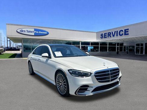 Used 2021 Mercedes-Benz S 580 4MATIC Sedan image 2